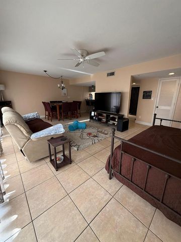 821 PINEWOOD COURT 3111, Haines City, FL 33844