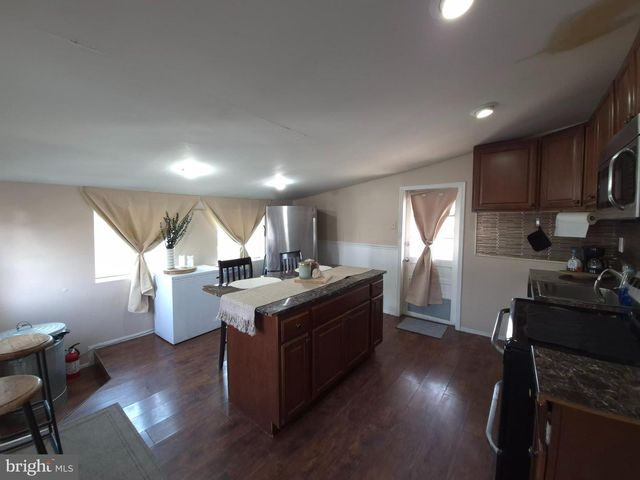 916 SPRUCE ST, Collingdale, PA 19023