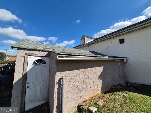 916 SPRUCE ST, Collingdale, PA 19023