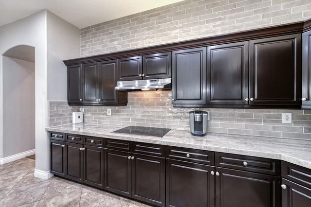 566 W Enterprise Avenue, Clovis, CA 93619