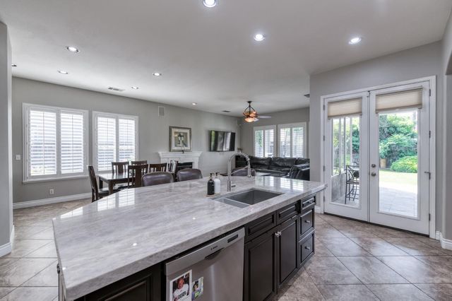 566 W Enterprise Avenue, Clovis, CA 93619