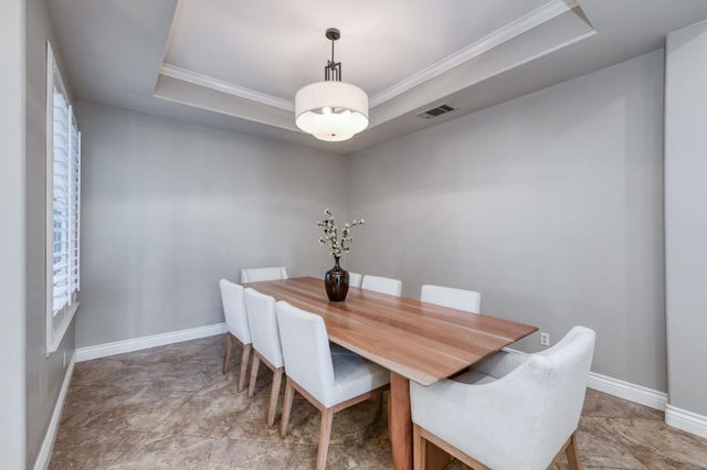 566 W Enterprise Avenue, Clovis, CA 93619