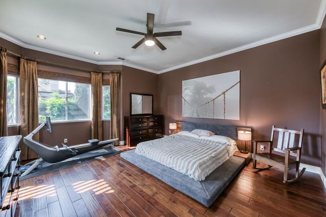 566 W Enterprise Avenue, Clovis, CA 93619