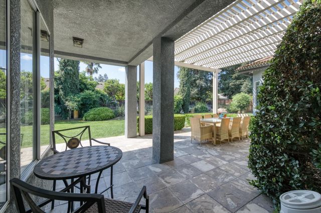 566 W Enterprise Avenue, Clovis, CA 93619