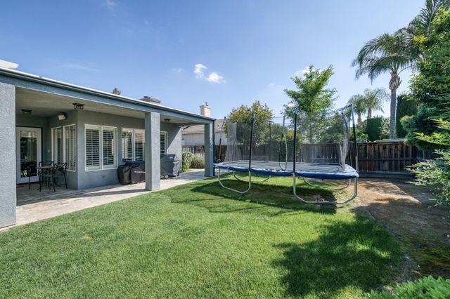 566 W Enterprise Avenue, Clovis, CA 93619