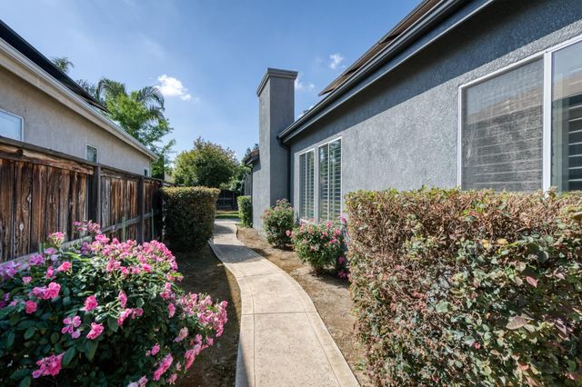 566 W Enterprise Avenue, Clovis, CA 93619