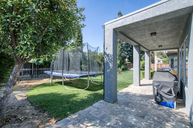 566 W Enterprise Avenue, Clovis, CA 93619