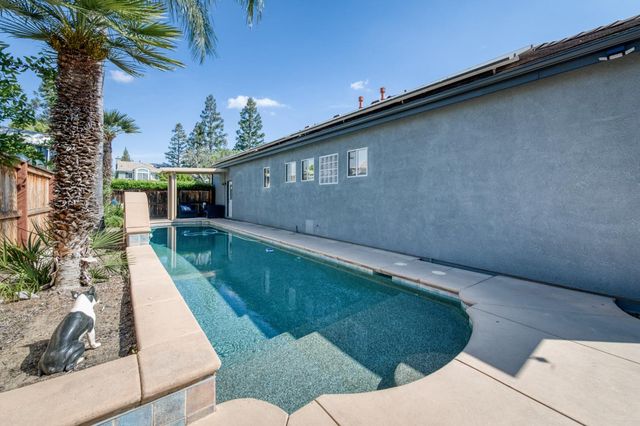 566 W Enterprise Avenue, Clovis, CA 93619