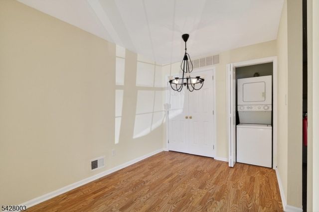 46 Stillwell Ct, Bridgewater Twp., NJ 08807