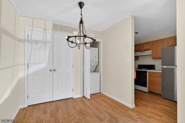 46 Stillwell Ct, Bridgewater Twp., NJ 08807