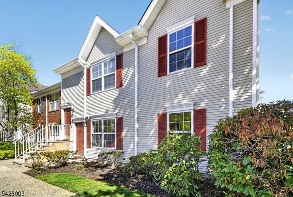 46 Stillwell Ct, Bridgewater Twp., NJ 08807 — photo 2