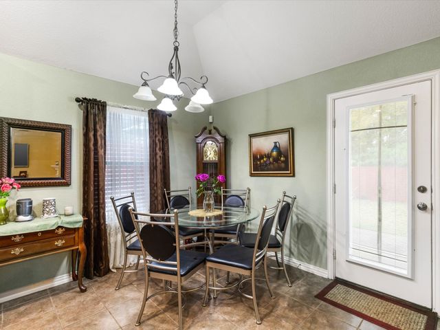 1301 Litchfield Lane, Burleson, TX 76028