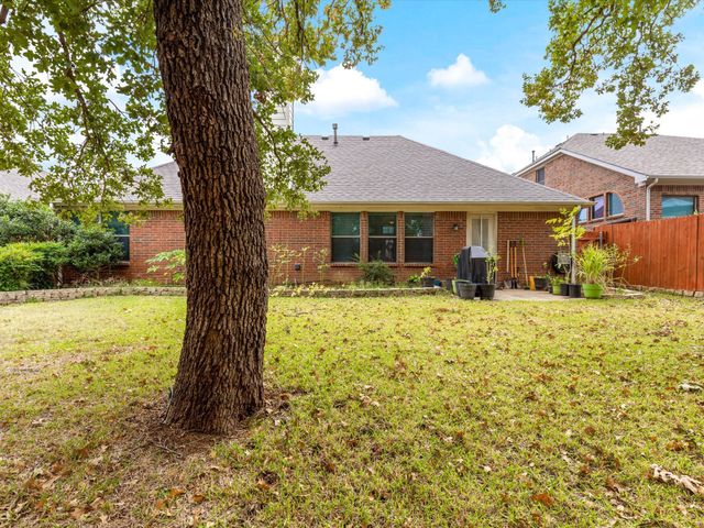 1301 Litchfield Lane, Burleson, TX 76028