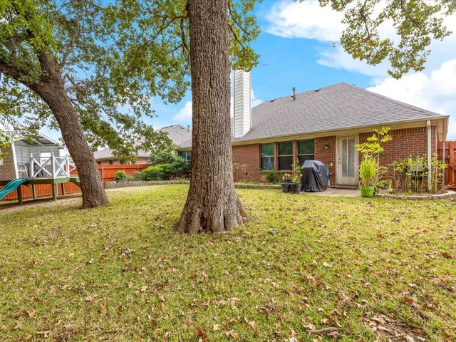 1301 Litchfield Lane, Burleson, TX 76028