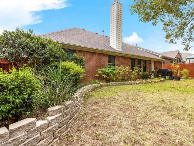 1301 Litchfield Lane, Burleson, TX 76028
