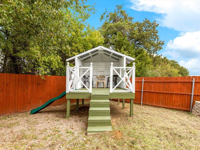 1301 Litchfield Lane, Burleson, TX 76028