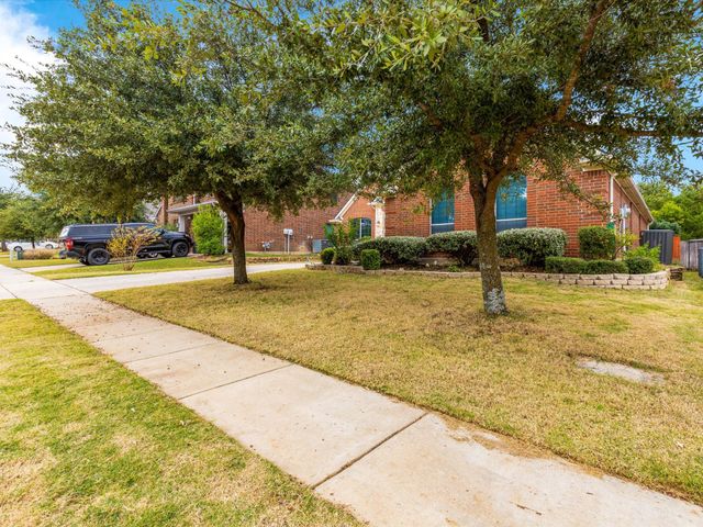 1301 Litchfield Lane, Burleson, TX 76028