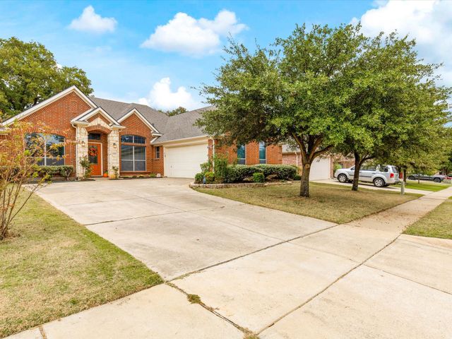 1301 Litchfield Lane, Burleson, TX 76028