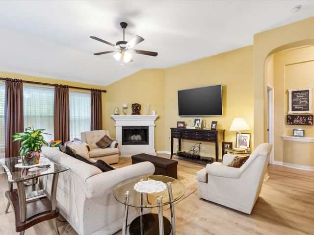 1301 Litchfield Lane, Burleson, TX 76028