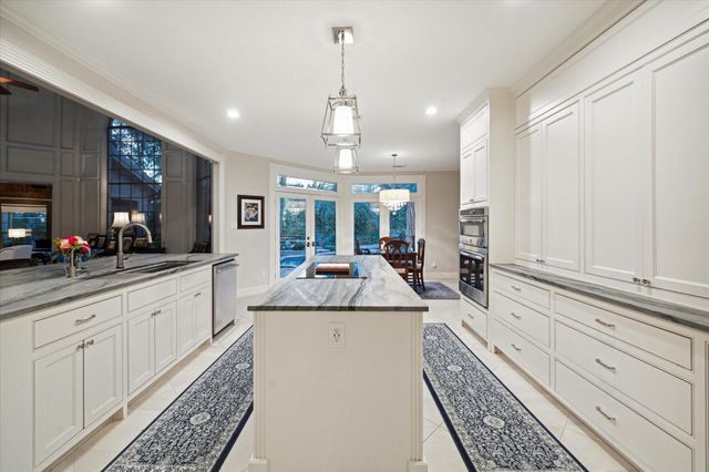 15406 Old Stone Trail, Houston, TX 77079