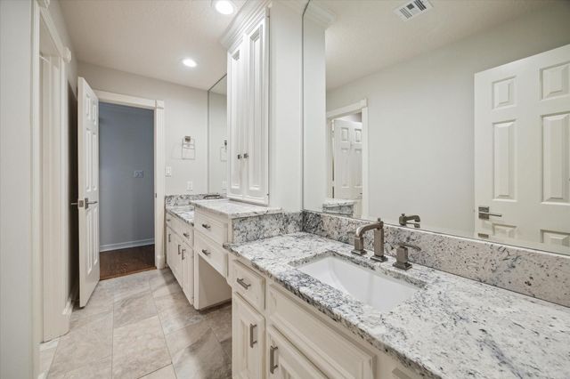 15406 Old Stone Trail, Houston, TX 77079
