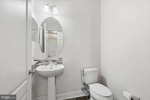 22908 N BROWN SQ, Ashburn, VA 20148