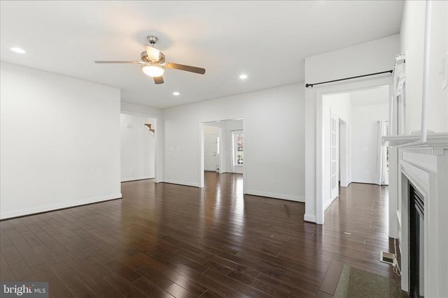 22908 N BROWN SQ, Ashburn, VA 20148