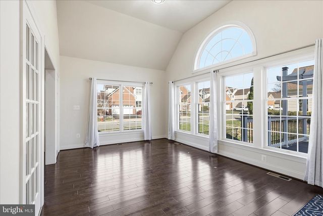 22908 N BROWN SQ, Ashburn, VA 20148