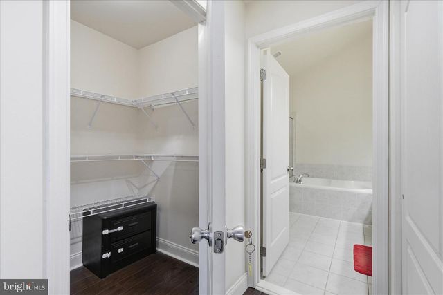 22908 N BROWN SQ, Ashburn, VA 20148