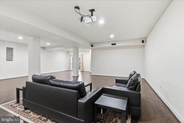 22908 N BROWN SQ, Ashburn, VA 20148