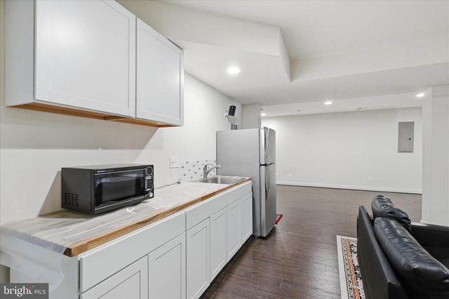 22908 N BROWN SQ, Ashburn, VA 20148