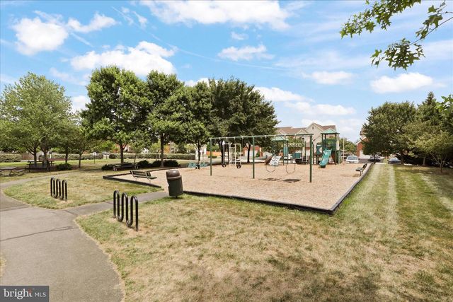 22908 N BROWN SQ, Ashburn, VA 20148