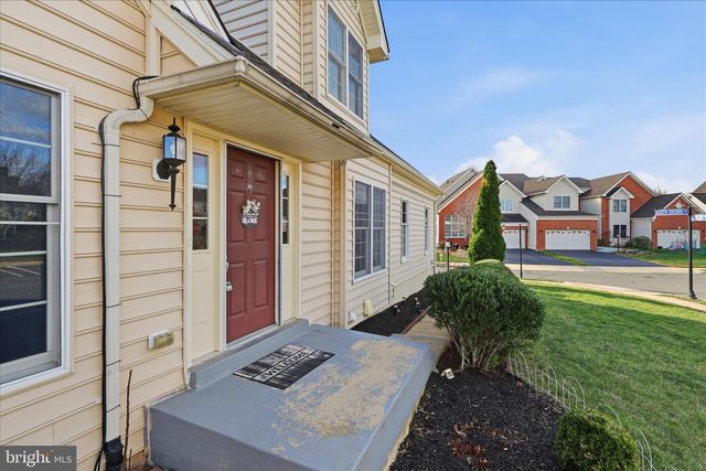 22908 N BROWN SQ, Ashburn, VA 20148