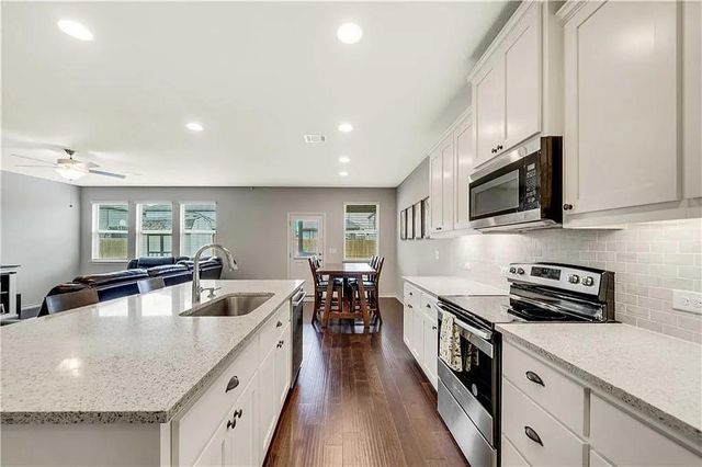 112 Magna LN, Liberty Hill, TX 78642