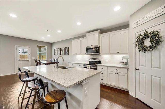 112 Magna LN, Liberty Hill, TX 78642