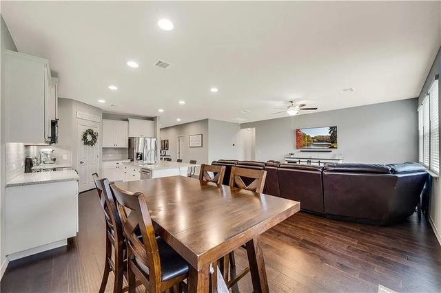 112 Magna LN, Liberty Hill, TX 78642