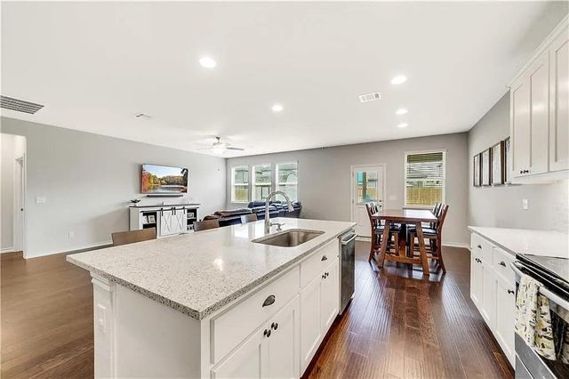 112 Magna LN, Liberty Hill, TX 78642