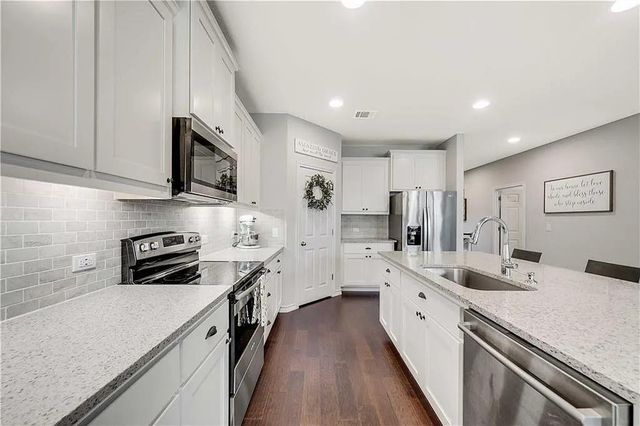 112 Magna LN, Liberty Hill, TX 78642