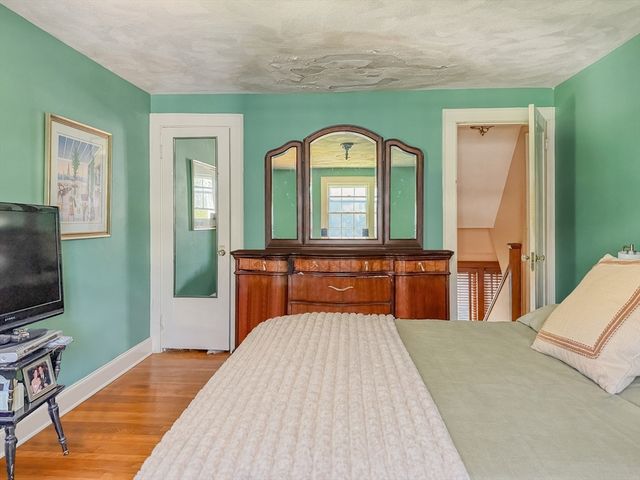 73 Florence Ave, Melrose, MA 02176