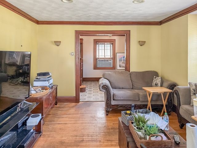 73 Florence Ave, Melrose, MA 02176