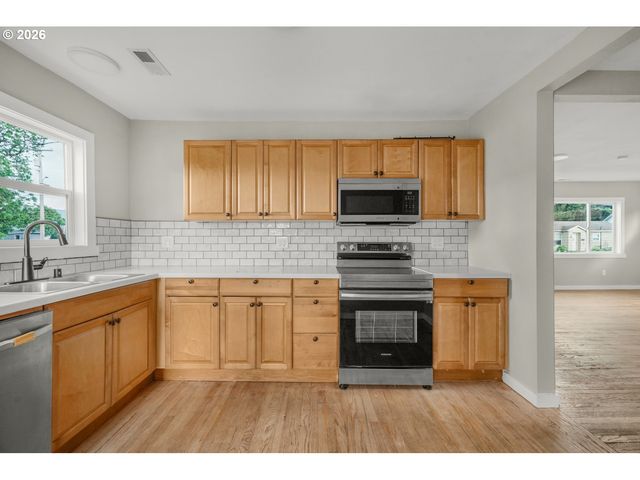 1001 S 6TH Ave, Kelso, WA 98626