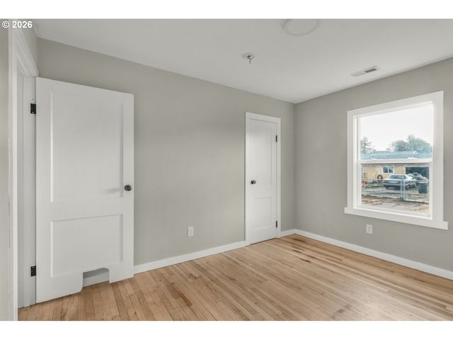 1001 S 6TH Ave, Kelso, WA 98626