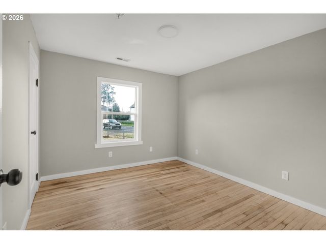 1001 S 6TH Ave, Kelso, WA 98626