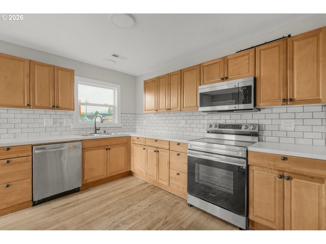 1001 S 6TH Ave, Kelso, WA 98626