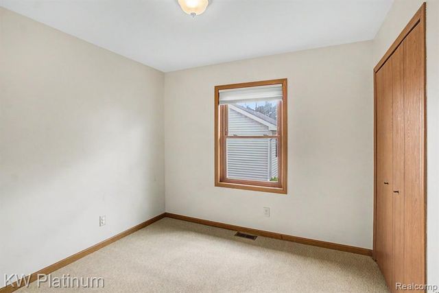 2688 W Genesee Street, Lapeer, MI 48446