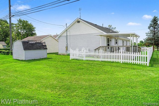 2688 W Genesee Street, Lapeer, MI 48446