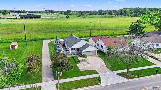 2688 W Genesee Street, Lapeer, MI 48446