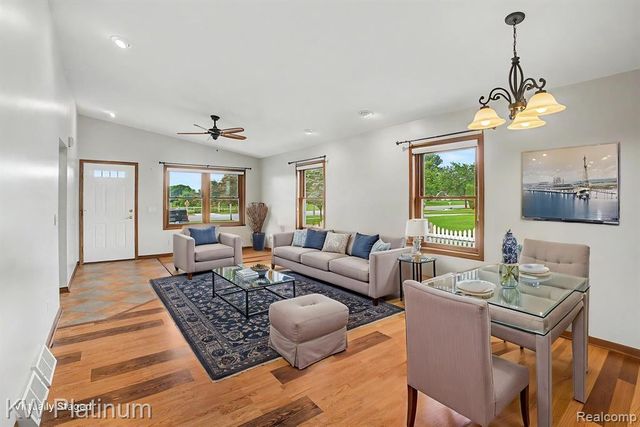 2688 W Genesee Street, Lapeer, MI 48446