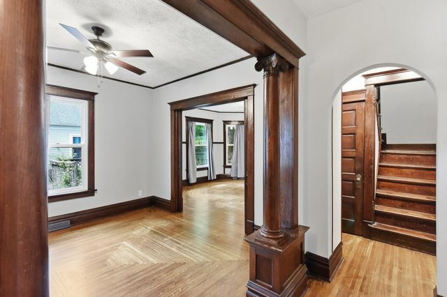 1228 E WASHINGTON Avenue, Council Bluffs, IA 51503