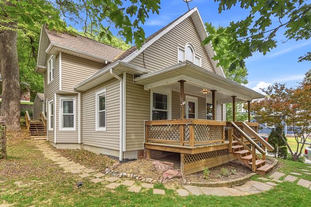 1228 E WASHINGTON Avenue, Council Bluffs, IA 51503
